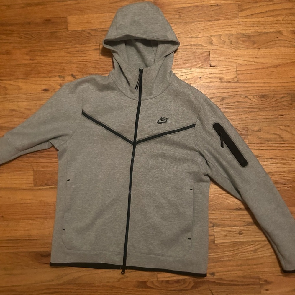 nike tech jacket